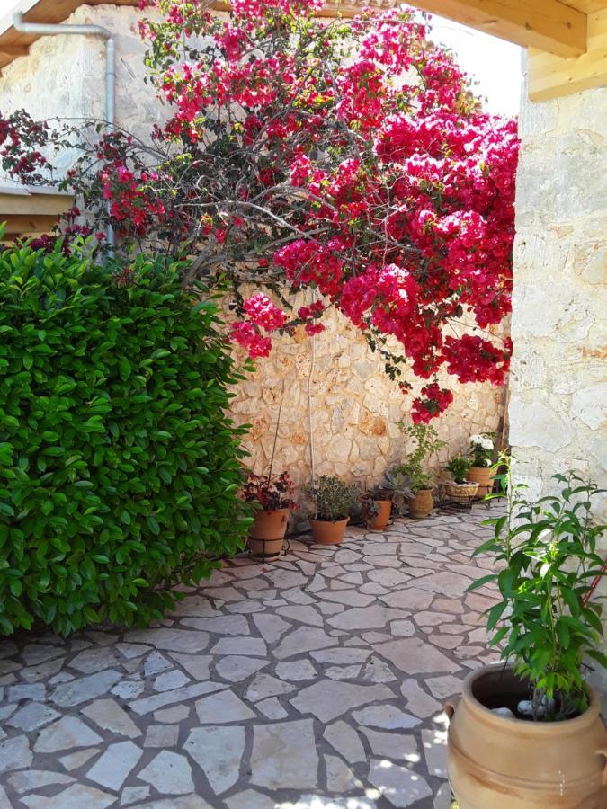 Dioni Villa Sívota Esterno foto