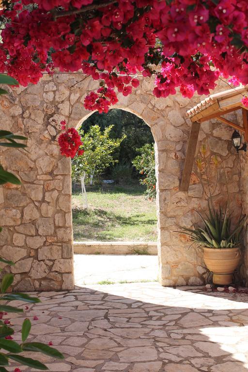 Dioni Villa Sívota Esterno foto